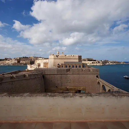 Mariette - Large Terrace - Grand Harbour View Holiday home Birgu