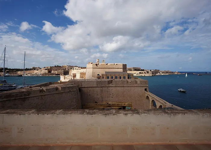 Mariette - Large Terrace - Grand Harbour View *