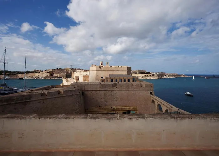 Mariette - Large Terrace - Grand Harbour View Holiday home Birgu