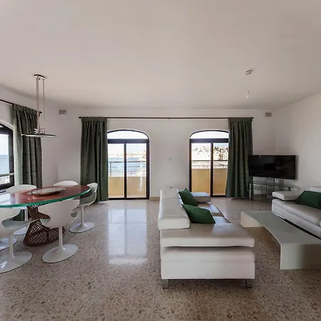 Nyaraló Mariette - Large Terrace - Grand Harbour View